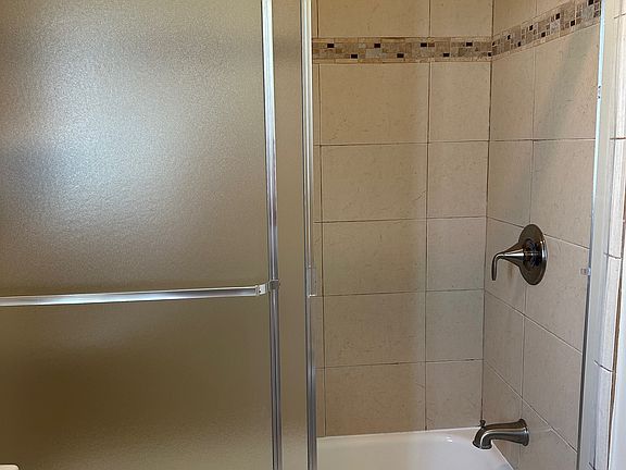 4th image of 11841 Truro Ave APT A