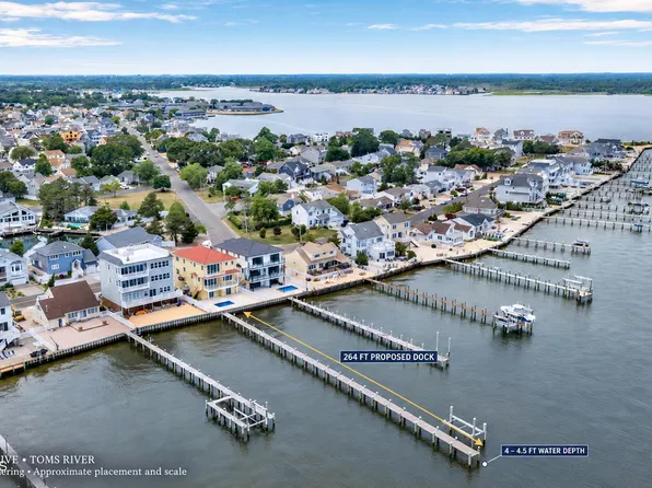 657 Bayview Drive, Toms River, NJ 08753
