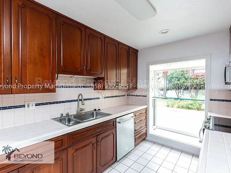 6536 Avenida Manana — Photo 4