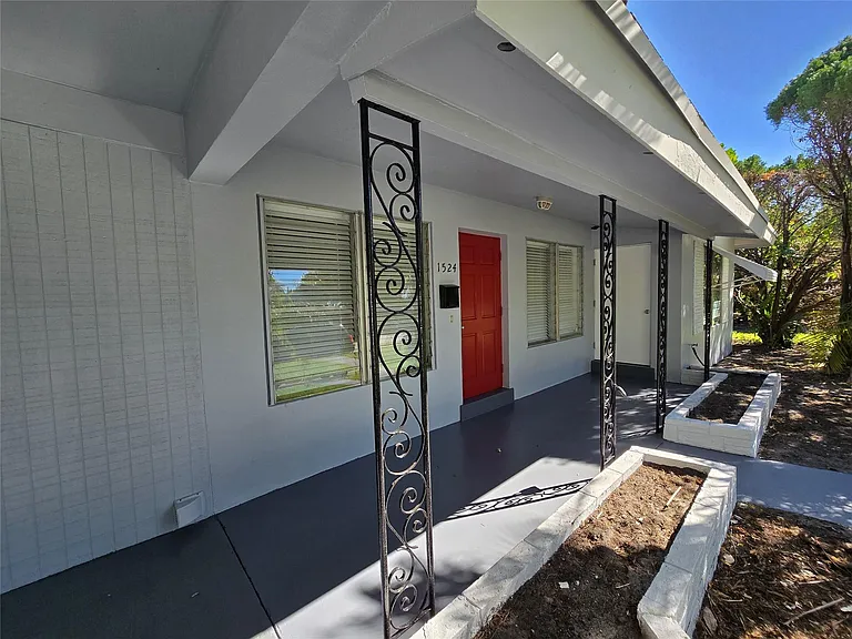1524 NE 5th Ave — Photo 4