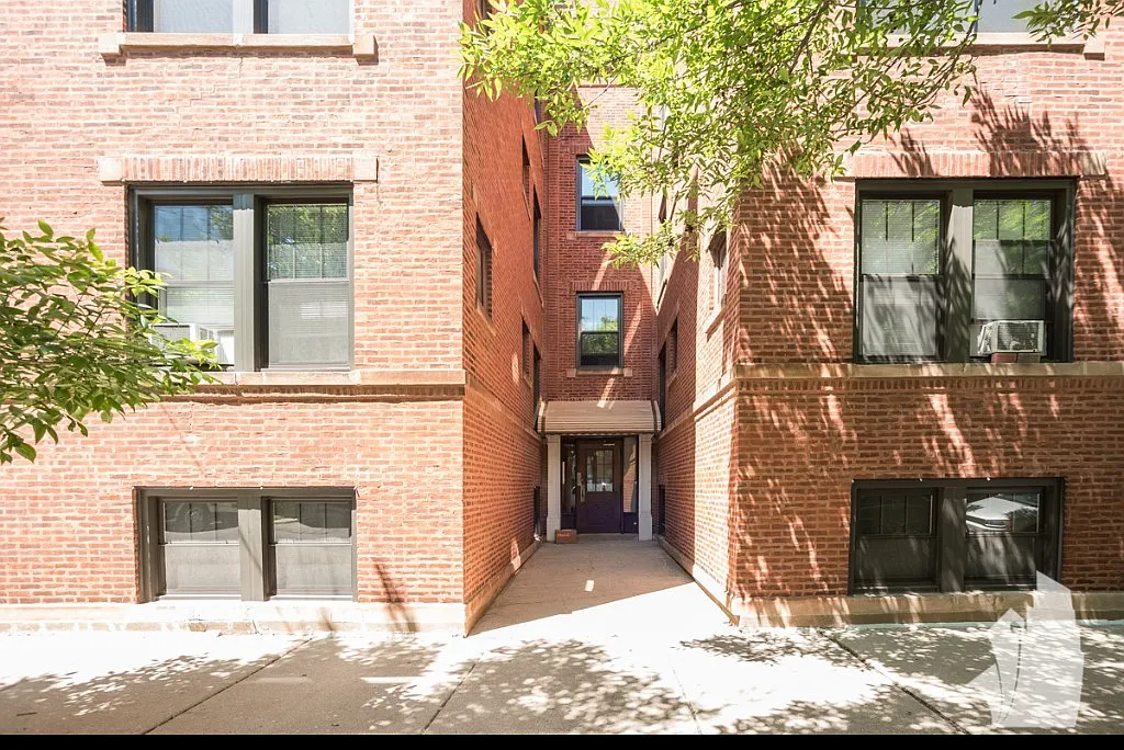 1 bed, 1.0 bath, 745 sqft, $1,695 — Photo 1