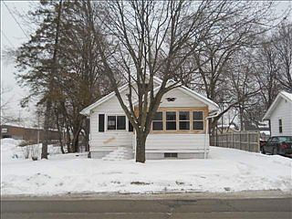 2nd image of 526 River Ln