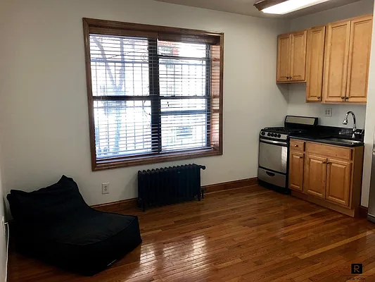 Rented by R New York | media 17