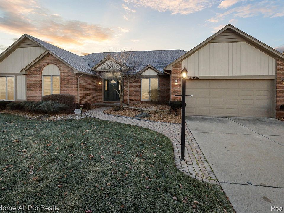 1st image of 37985 Bradley Dr
