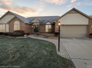 37985 Bradley Dr, Farmington Hills, MI 48335
