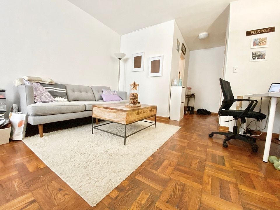2nd image of 330 W 55th St APT 1E