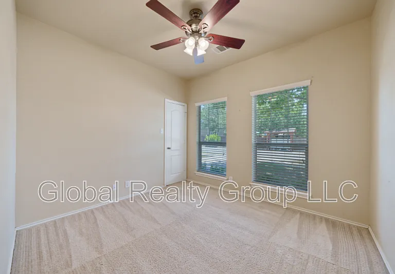 308 Rustic Trl — Photo 16