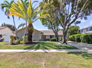21565 Eucalyptus Way, Boca Raton, FL 33433