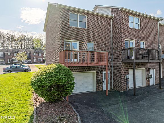 4th image of 809 Edgemont North Street #E