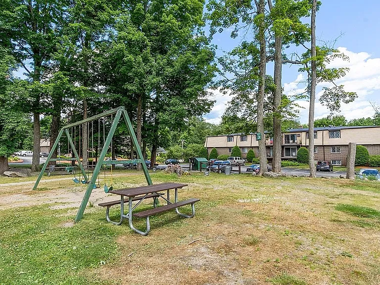 3 Pembroke Dr #5 — Photo 13