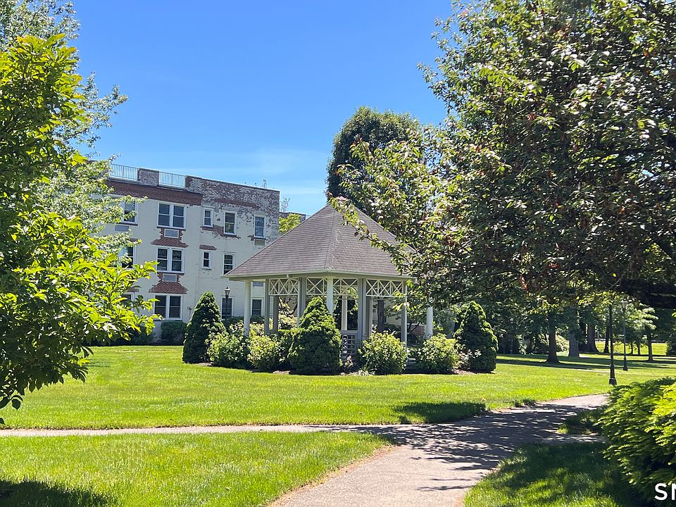1st image of 132 Summer St #1C