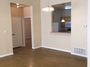 923 Lake Dr, Grand Prairie, TX 75051