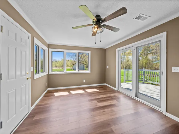 830 W 4th St, Rush City, MN 55069