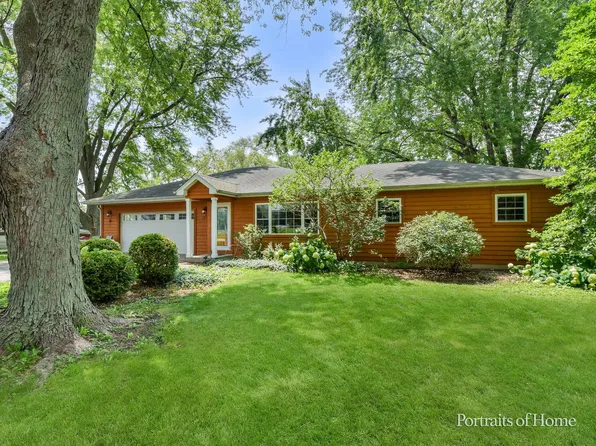 27 W Rickard Dr, Oswego, IL 60543