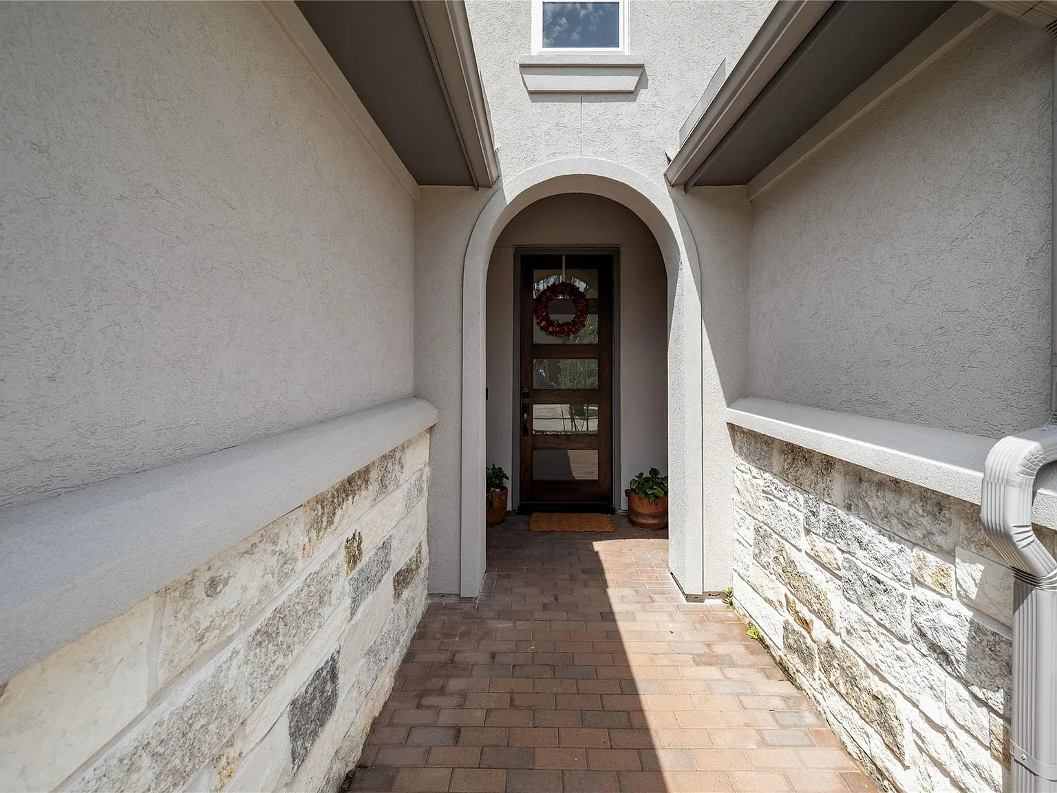 4 bed, 4.5 bath, 3611 sqft, $5,500 — Photo 3