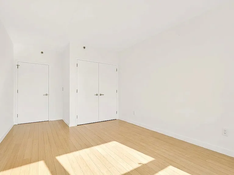 3044 3rd Ave #3B — Photo 8