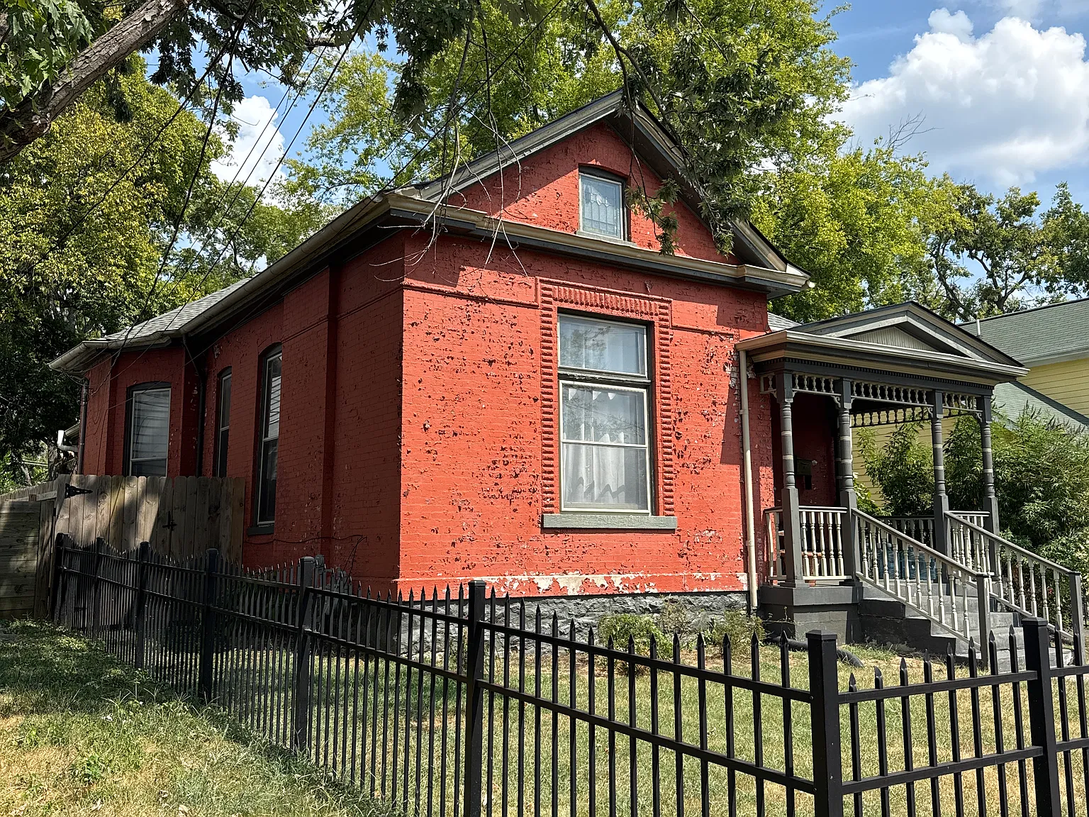 2 bed, 1800 sqft, $2,500 — Photo 2