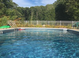 102 Coolidge St, Sherborn, MA 01770
