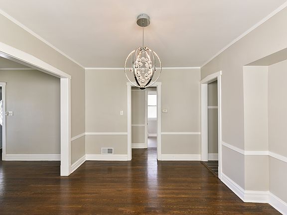 4th image of 5415 W Warwick Ave