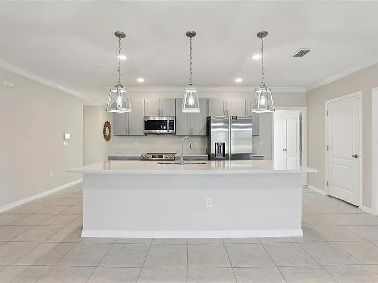 2410 Park Ave — Photo 10