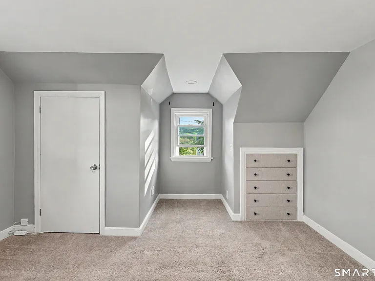 142 N Taylor Ave — Photo 20