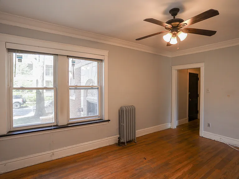 3951 N Hoyne Ave #1 — Photo 2