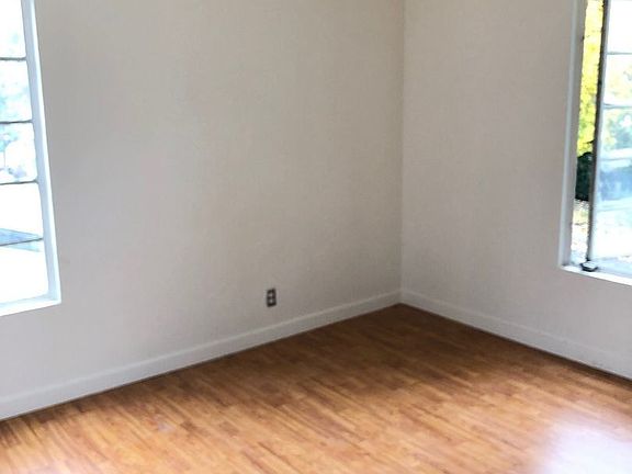 4th image of 2807 Saint George St #8024045
