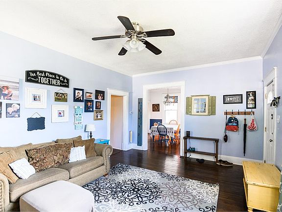 5th image of 212 Yeardley Ave