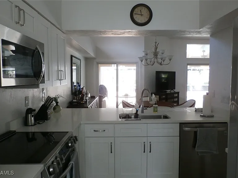 16252 Kelly Woods Dr — Photo 4