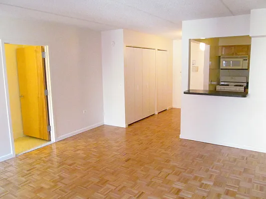 Rented by Lisa Management | media 17