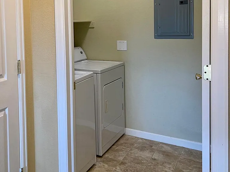 138 Beacon Way #1E — Photo 20