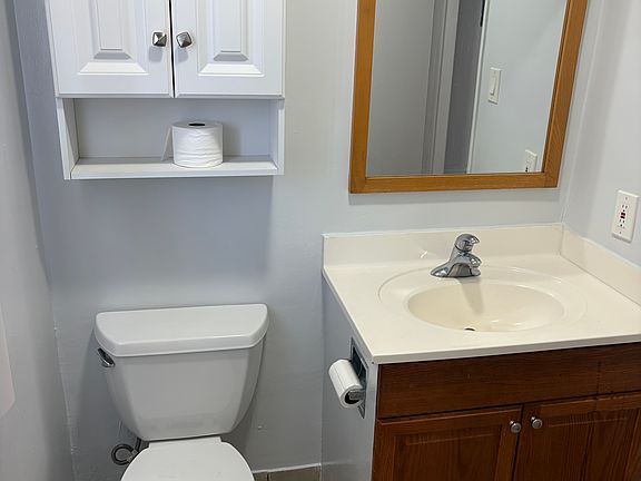 5th image of 157 N Allen Ave #5