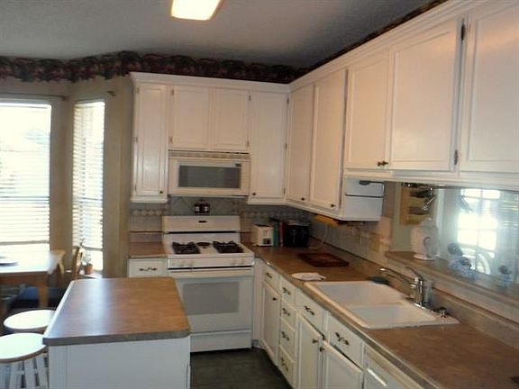 4th image of 4126 Briar Hill Dr
