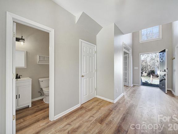 3rd image of 10306 Grosson Ct