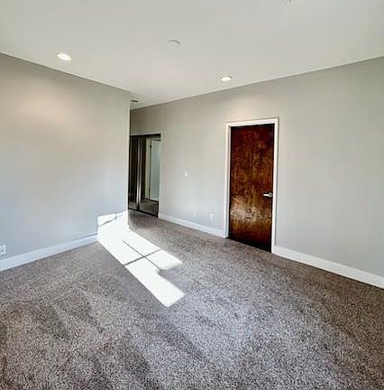 4th image of 1031 3/4 N Croft Ave