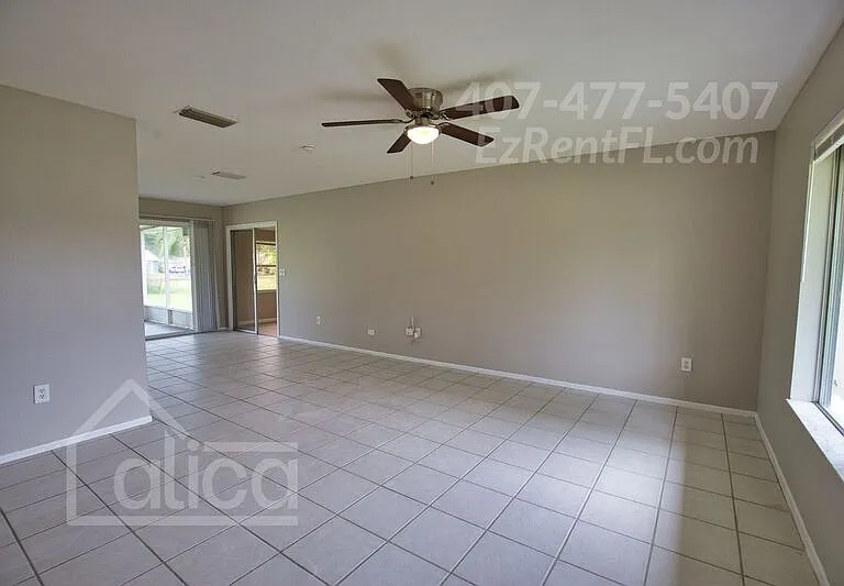 6667 Carovel Ave — Photo 4