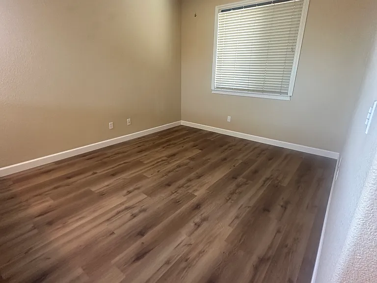 1493 Dawnview Ct — Photo 16