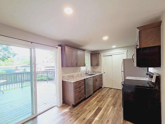 5th image of 110 Eastridge Dr Unit 2