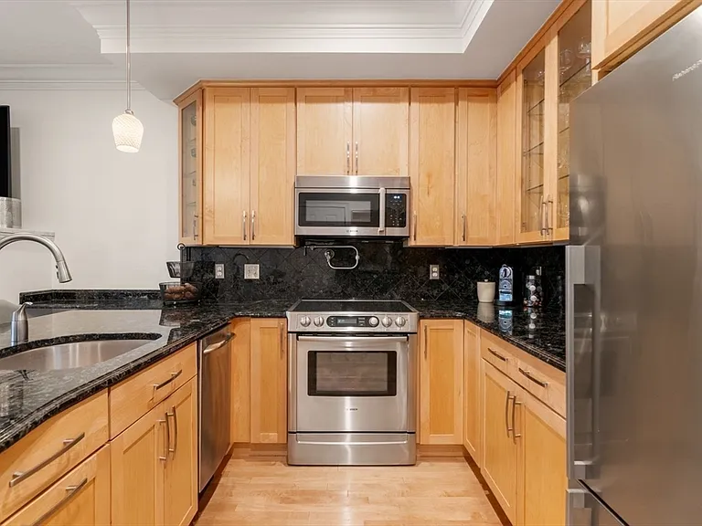 349 Marlborough St #1 — Photo 11