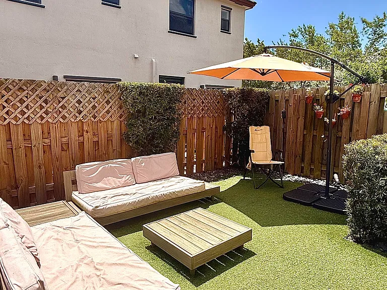 21423 NE 2nd Pl — Photo 23