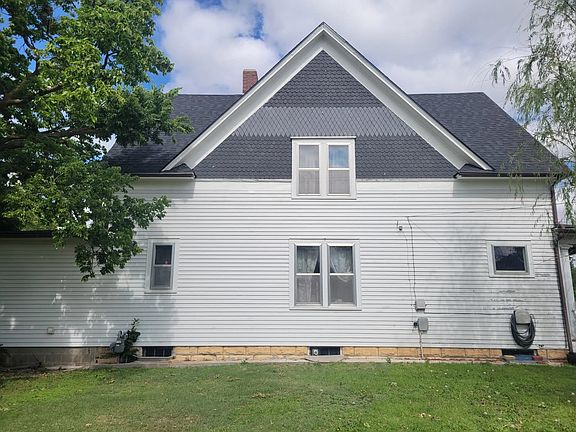 2nd image of 305 E 2nd St