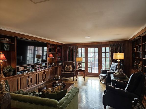 1103 N Kingshighway St