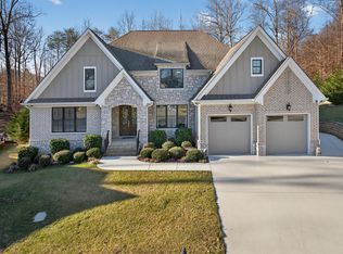 404 Canyon Springs Dr, Hixson, TN 37343