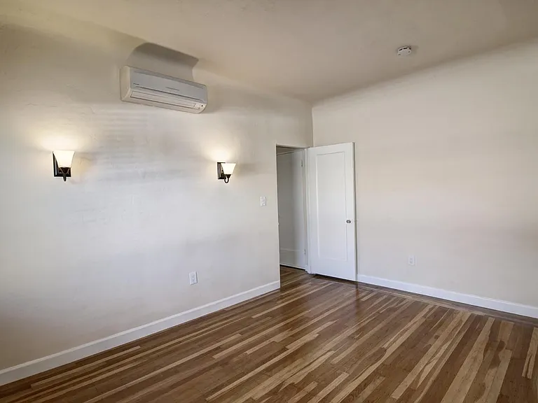 2124 P St — Photo 10