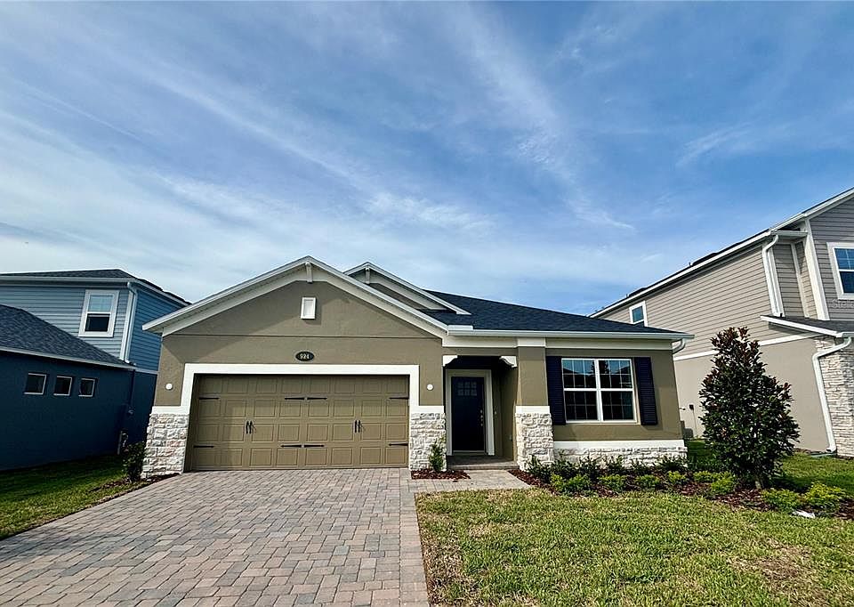 1st image of 924 Pointe Emerson Blvd