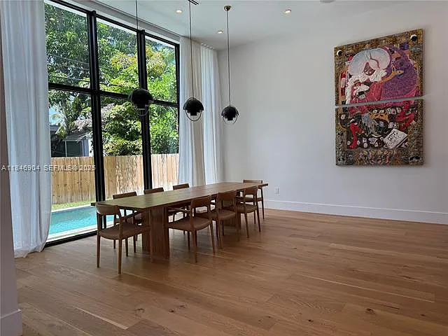 50 NE 49th — Photo 12