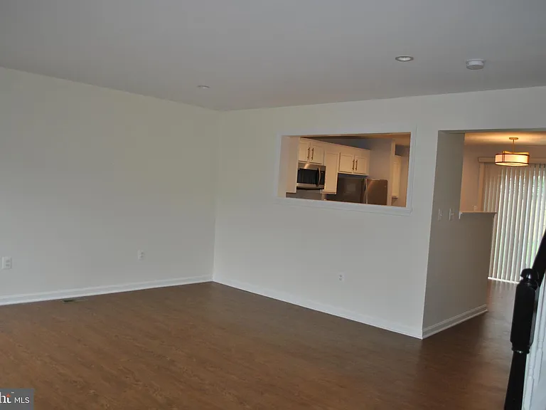 537 Highland Towne Ln — Photo 8