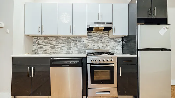 Rented by Nooklyn NYC LLC | media 12