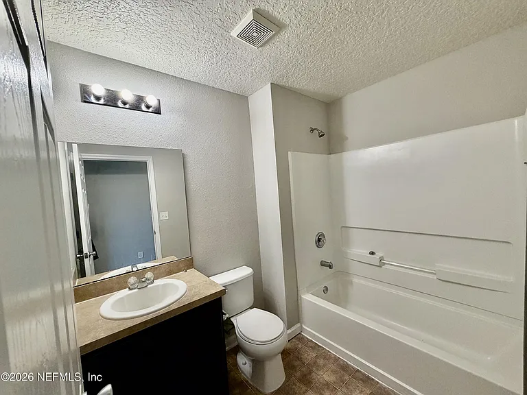 11970 Alexandra Dr — Photo 10