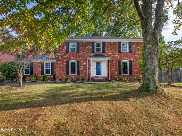 10602 Chertsey Pl, Douglass Hills, KY 40243